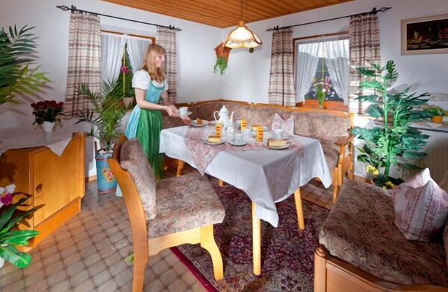 Vacation apartment Watzmann, for 2-4 persons, two separate bedrooms
