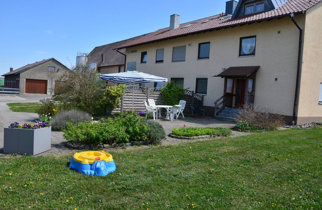 Vacation apartment 1 | Ferienhof Hund Mengen | beautiful countryside