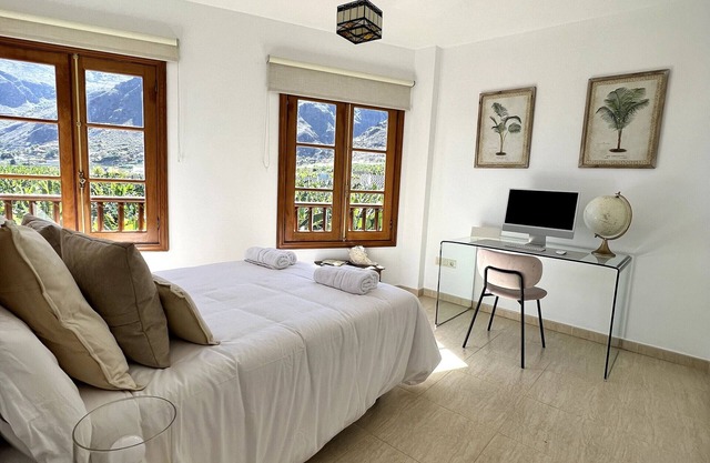 Vacation Apartment 'Con Gran Terraza Y Vistas' with Balcony, Wi-Fi and Air Conditioning