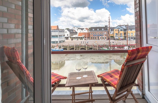 Vacation apartment Hafenflair in Husum for up to 3 people