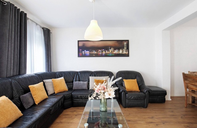 Vacation apartment 'Schlosspark 2' with Wi-Fi