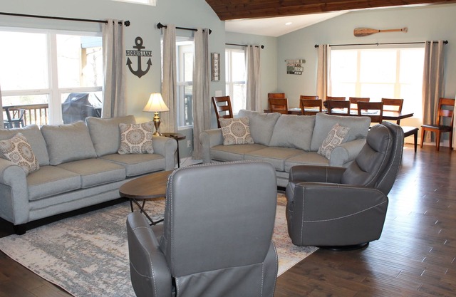 Vacation at Norris in 2024! Updates inside! Dock/slide. Cove. Firepit. HotTub