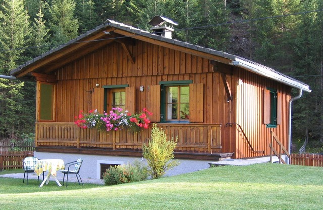 Vacation in a cozy wooden house in the Tyrolean mountains