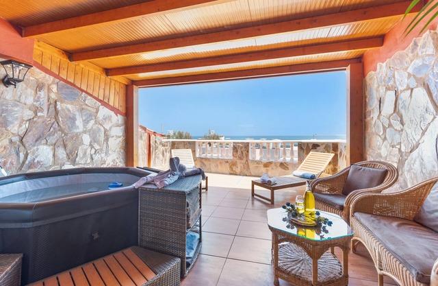 Vacation 'Chabela's Penthouse' with Sea View, Whirlpool and Air Conditioning