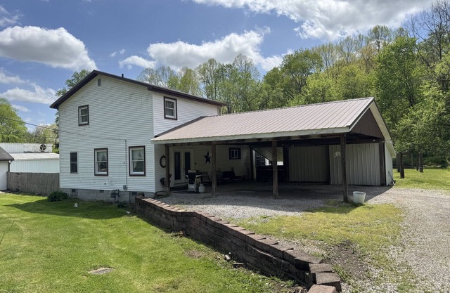 Vacation Cottage near Wayne National Forest ATV Trail Head, Hot Tub & more!