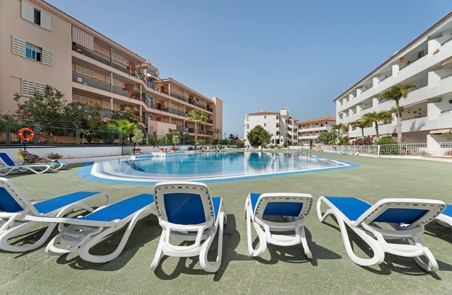 Vacation 'Cozy Los Cristianos' with Sea View, Private Pool and Wi-Fi