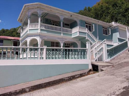 Vacation Getaway at Wallhouse