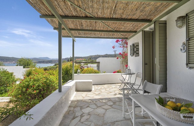 Vacation Home "2 Bedroom Apartment" near Beach with Private Terrace & Wi-Fi