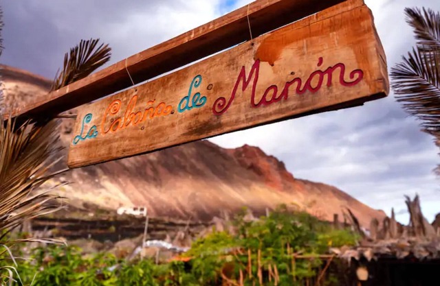 Vacation Home "Cabaña de Manon" with Sea View, Private Garden & Wi-Fi