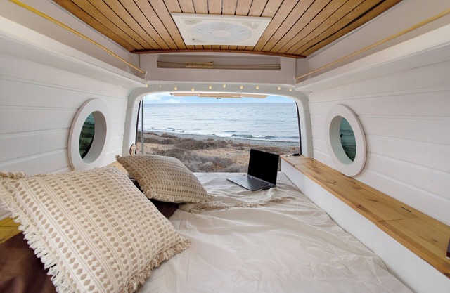 Vacation Home 'Camper Inik' with Sea View & Wi-Fi