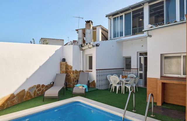 Vacation Home "Casa Ángeles" with Private Pool, 2 Private Terraces & Wi-Fi