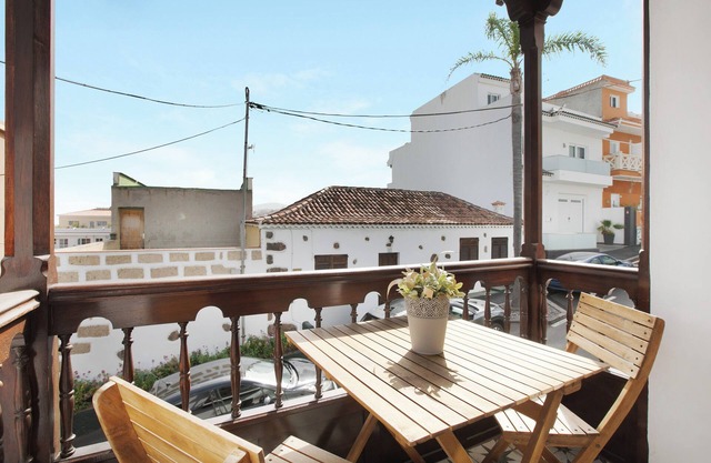 Vacation Home 'Casa Micaela 2' with Sea View, Terrace, Balcony & Wi-Fi