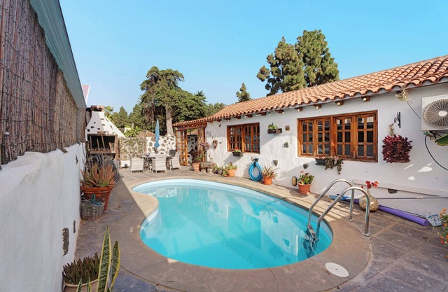 Vacation Home 'El Lagar' with Mountain View, Wi-Fi and Air Conditioning
