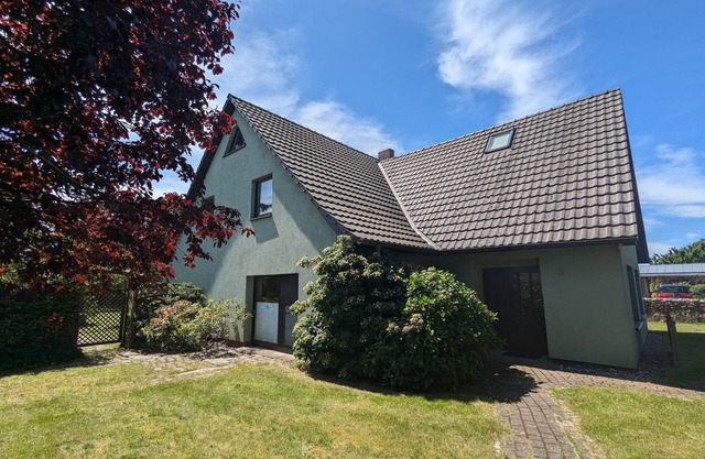 Vacation home for sole use and large garden for 12 people