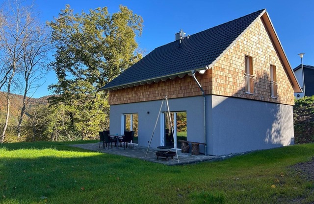Vacation home Haselnuss in the middle of the Eifel for 6 persons + 2 dogs incl. garden