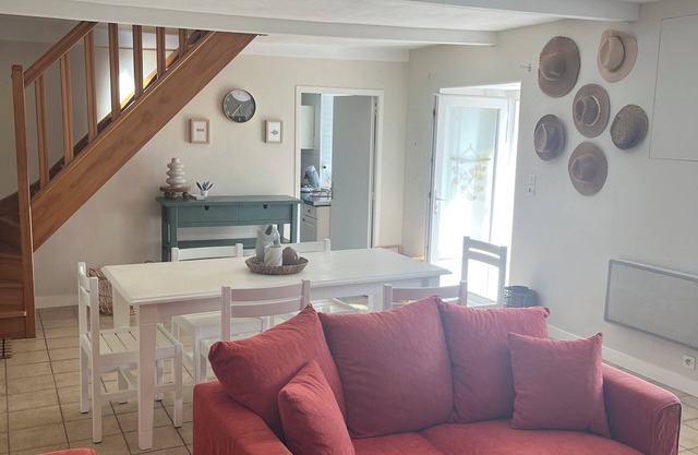 Vacation home in North Finistère. 5 minutes from beaches and trails!