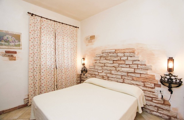 Vacation Home "La Casa dell'Olivastro" with Private Terrace & Wi-Fi