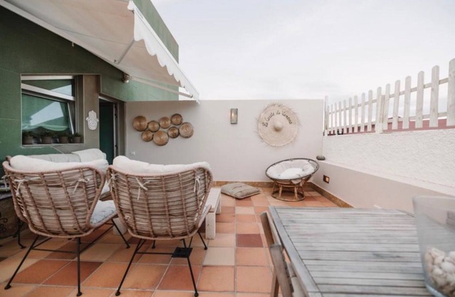 Vacation Home 'La Casita De Vanessa' with Sea View, Terrace & Wi-Fi