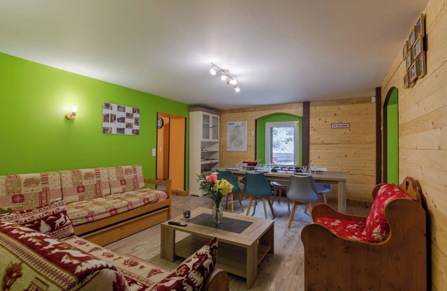 Vacation Home "La Marmotte" with Mountain View & Private Terrace