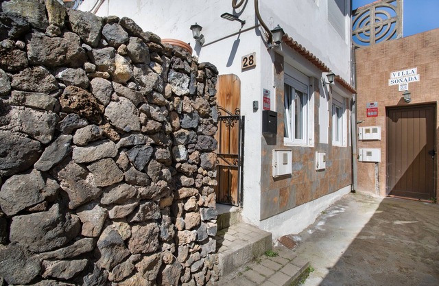 Vacation Home 'Mi Candela' with Private Terrace and Wi-Fi