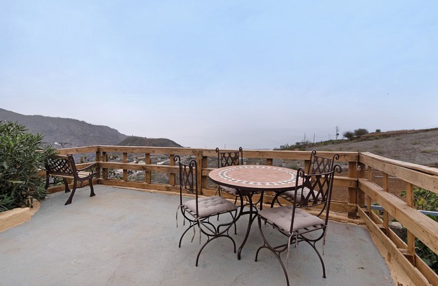 Vacation Home "Posada sobre Las Nubes" with Sea View, Private Terrace & Wi-Fi