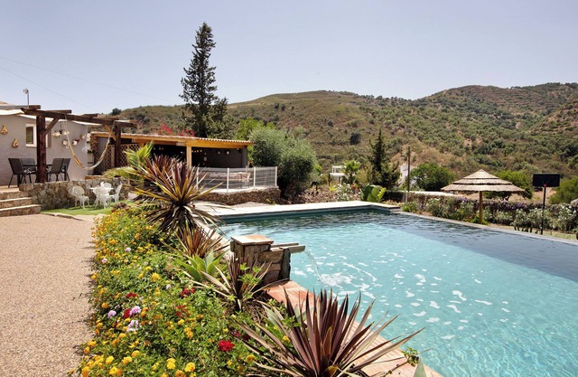 Vacation Home "Quinta do Silêncio" with Private Pool, Garden & Wi-Fi
