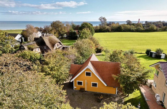 Vacation home "Sonnenblumenhaus" in Falshöft for up to 4 people and 2 dogs