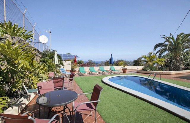 Vacation Home 'Villa Tazana' with Sea View, Pool & Wi-Fi