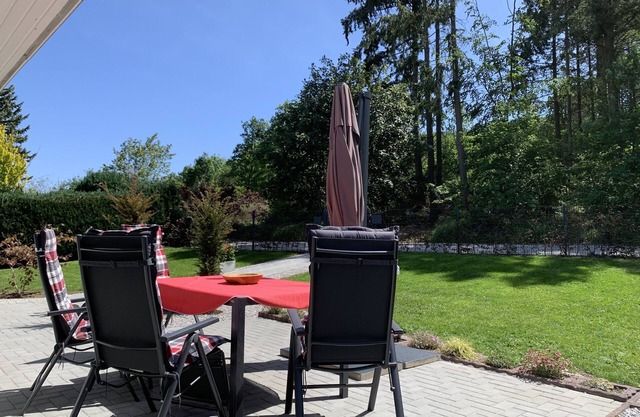 Vacation home with 300m² fenced plot, quiet location, right next to the forest