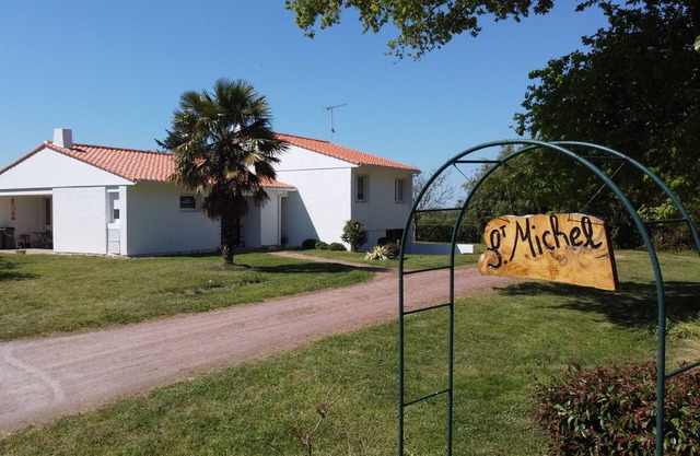 Vacation home with spa and sauna in the Vendée, sleeps 12 to 14