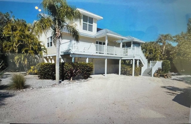 Vacation home within walking distance to Bowman Beach