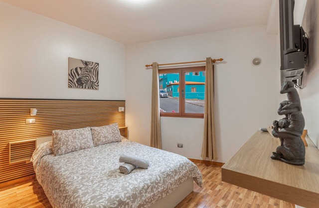Vacation 'Las Sirenas Ii' with Wi-Fi and Air Conditioning