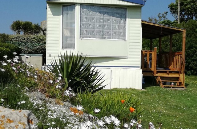 Vacation mobile home in a 3 * campsite guaranteed peace and relaxation