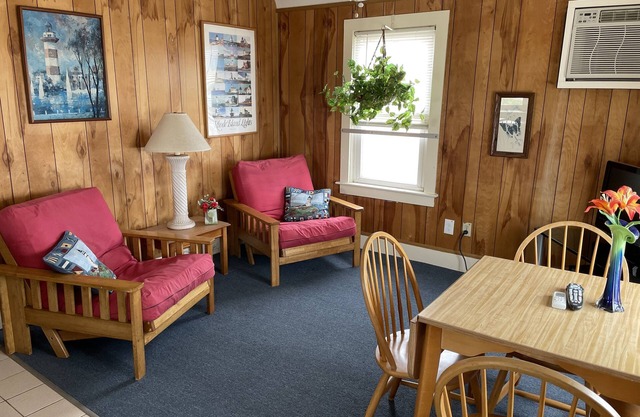 Vacation Rental in the heart of Misquamicut Beach