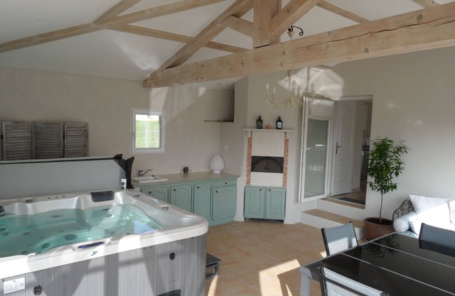 Vacation rental villa with pool and private SPA in Provence Luberon