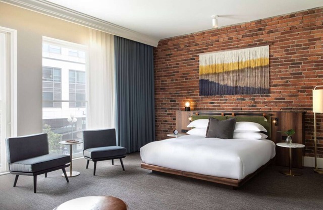 Vacation Starts Here! Modern Luxuries, Bike Rental, Near Seattle Aquarium!