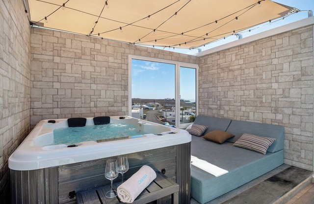 Vacation Studio 'Casa Mara 2' with Sea View, Wi-Fi and Air Conditioning