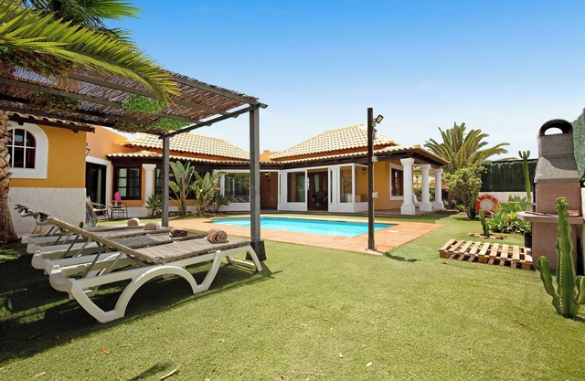 Vacation Villa 'Villa Brisamar19' with Mountain View, Private Pool and Wi-Fi