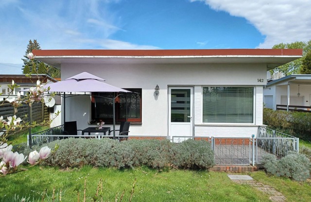 Vacation with dog, vacation home, 150m to the natural beach, fence + winter garden