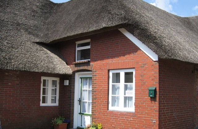 Vacations in an old Frisian house in the old village center of Oldsum - Welkimen tüs