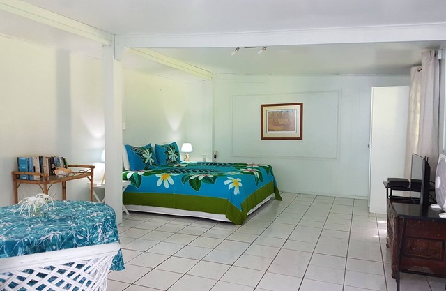 Vaka Beach Cottage nSnorkel Kayak Walk for miles The best beach in Rarotonga