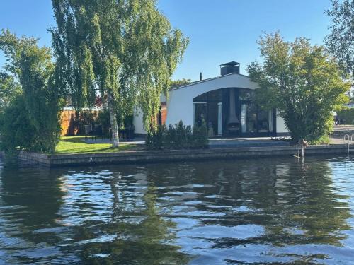 Vakantiehuis Lemmer aan het water