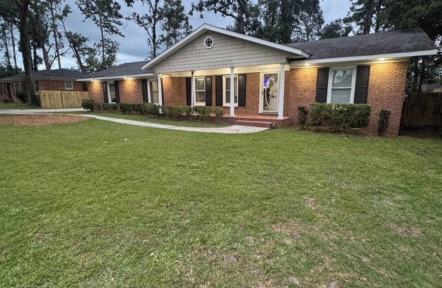 Valdosta Gem: Classic Design with Modern Comfort