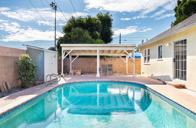 Valley Ranch pool house