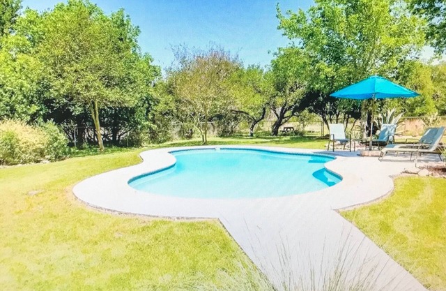 Valley View Suites by the Pool