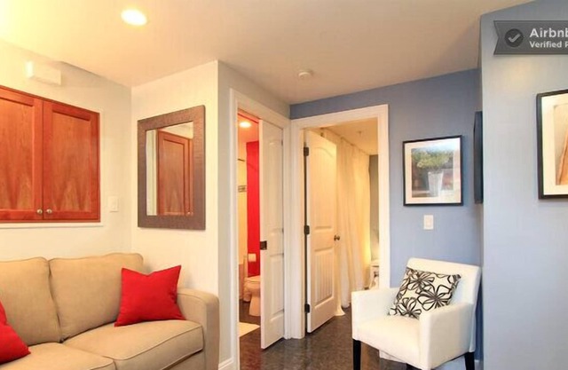 Vancouver Mount Pleasant Garden Suite - central, convenient, convenient, quiet