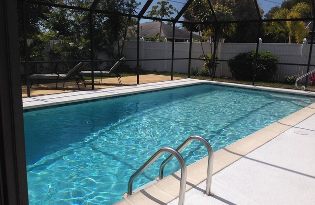 Vanderbilt Beach Vacation Home - LARGE PRIVATE POOL w/fully fenced in backyard