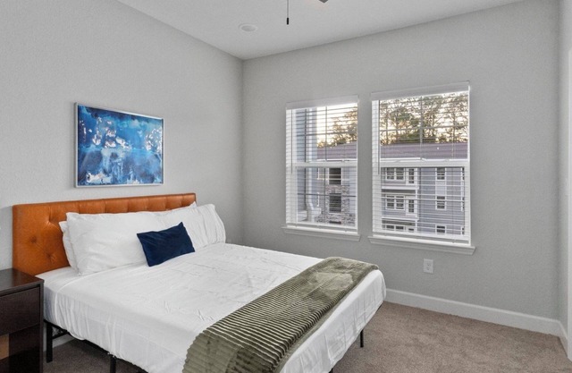 Vanguard 1BD 7 - One Bedroom Apartment, Sleeps 2