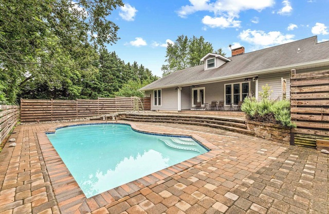 Vanishing Run Retreat with Pool