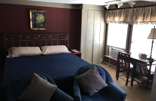 Vaughan House Guest Room